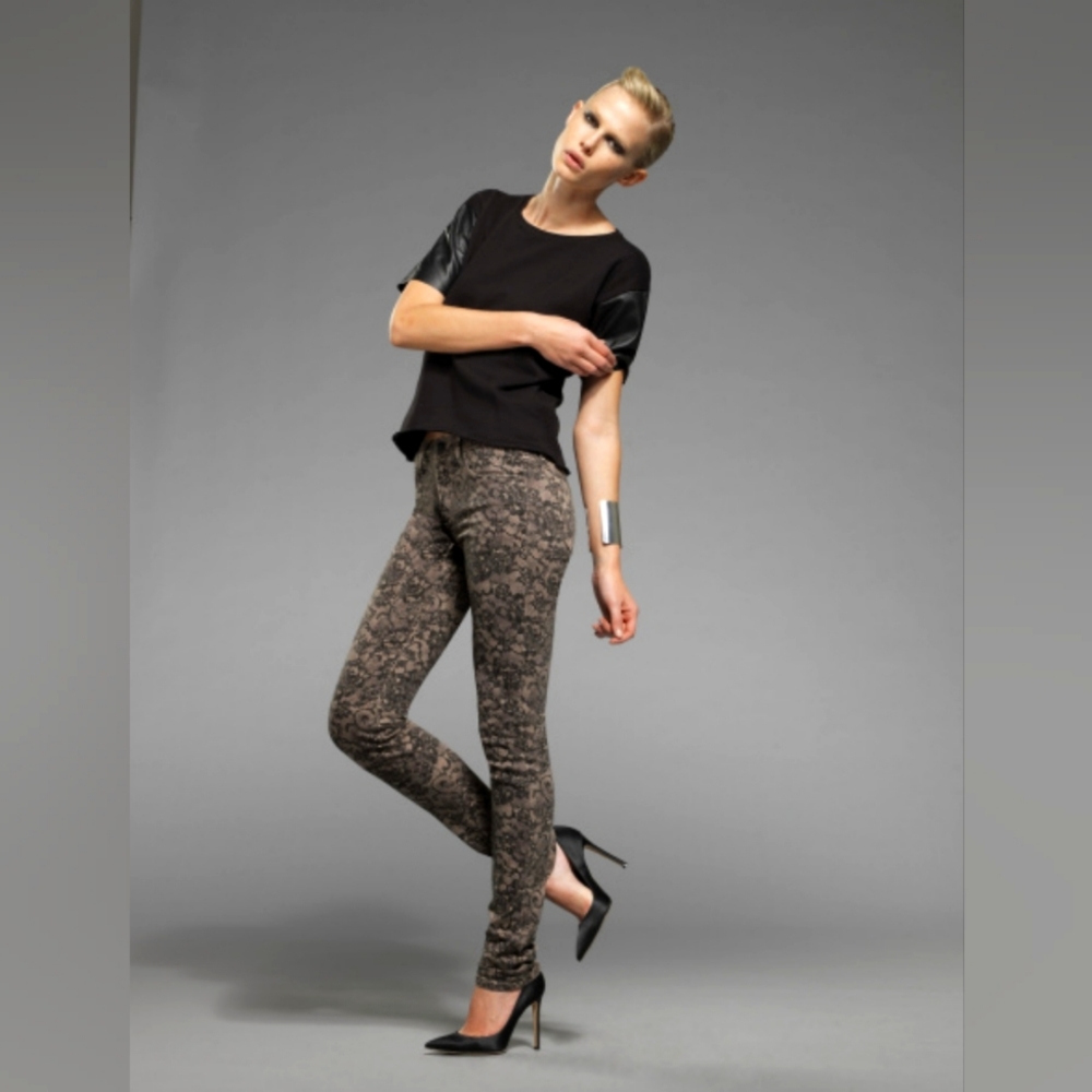 NWT Joe's Jeans The Skinny - Chantilly Lace